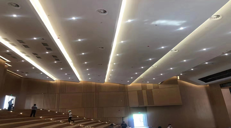 廣東金融學院清遠校區報告廳GRG吊頂項目