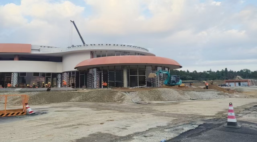 深圳西淘河服務區彩色GRC幕墻板安裝施工