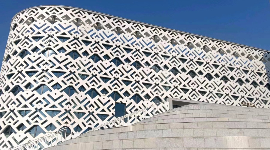 海南綜合體育館UHPC圖騰板完工落地工程案例 海南綜合體育館UHPC圖騰板完工落地工程案例