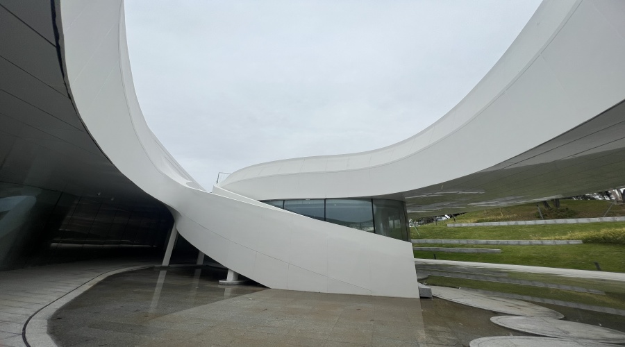 東莞大灣區(qū)大學(xué)GRC幕墻板工程